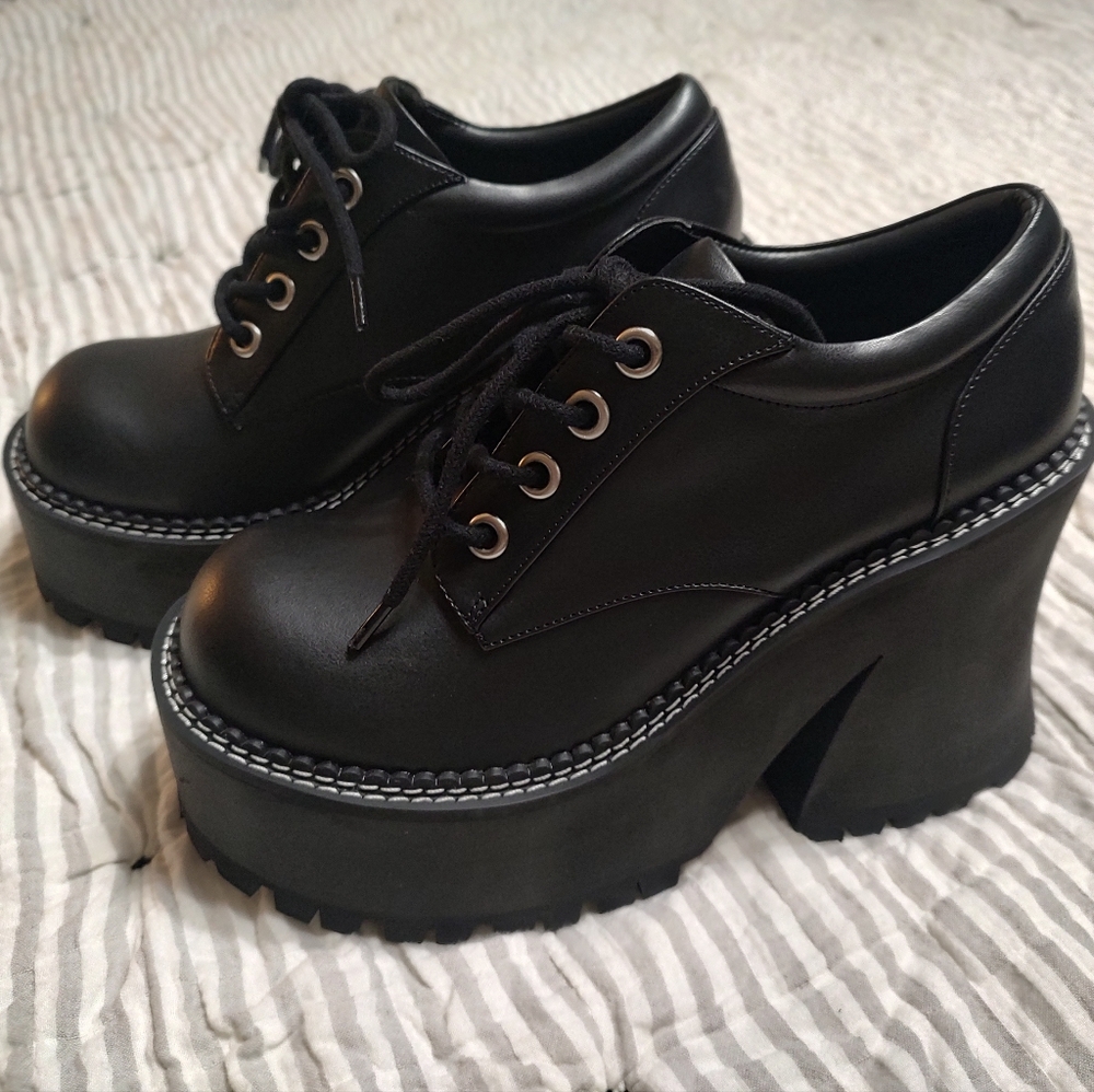 Delia's Boots